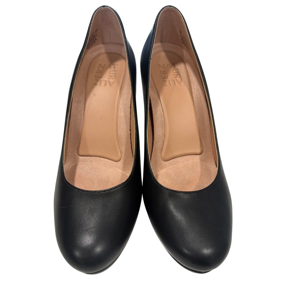 Naturalizer Women's Black Michelle Pumps Size 7 rounded toe cushioned tan Sole
